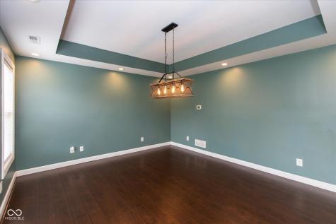 7121 Parklake Place Indianapolis IN 46217
