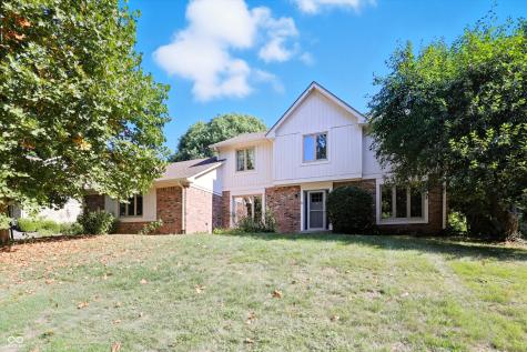 735 Sugarbush Drive Zionsville IN 46077
