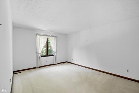 735 Sugarbush Drive Zionsville IN 46077