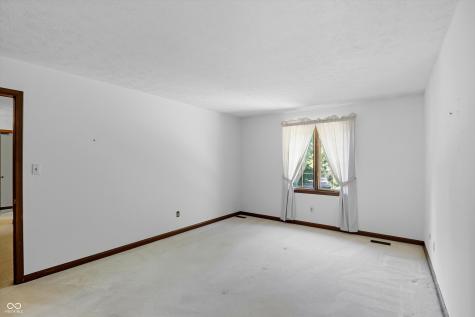 735 Sugarbush Drive Zionsville IN 46077