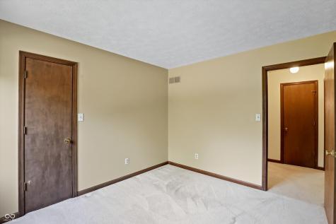 735 Sugarbush Drive Zionsville IN 46077