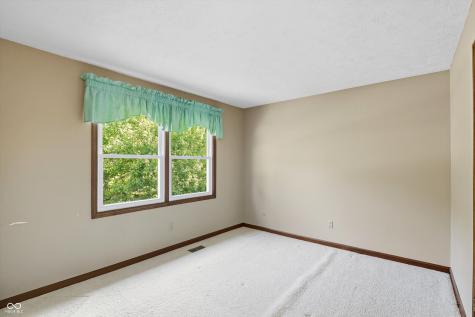 735 Sugarbush Drive Zionsville IN 46077