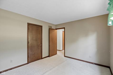 735 Sugarbush Drive Zionsville IN 46077