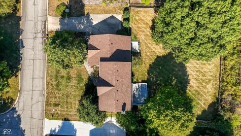 735 Sugarbush Drive Zionsville IN 46077