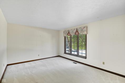 735 Sugarbush Drive Zionsville IN 46077