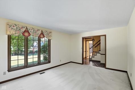 735 Sugarbush Drive Zionsville IN 46077