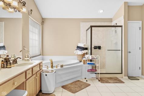 11704 Gray Eagle Drive Fishers IN 46037