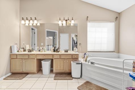 11704 Gray Eagle Drive Fishers IN 46037