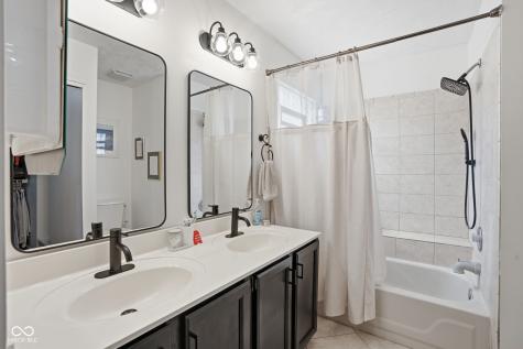 9020 Split Tree Court Indianapolis IN 46256