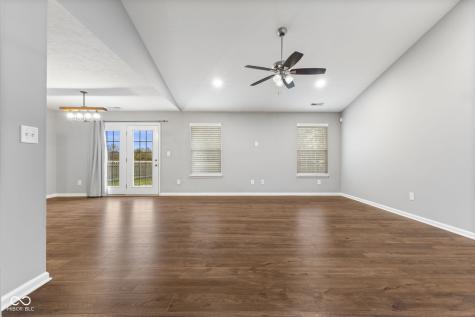 1811 N Creekwater Pass Greenfield IN 46140