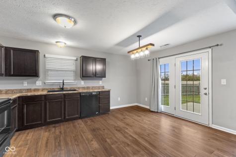 1811 N Creekwater Pass Greenfield IN 46140