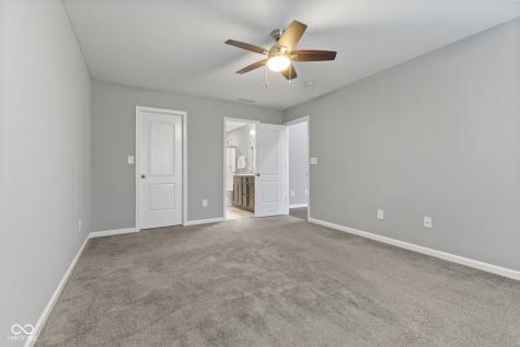 1811 N Creekwater Pass Greenfield IN 46140