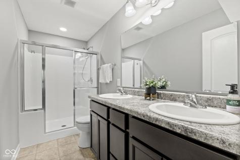 1811 N Creekwater Pass Greenfield IN 46140