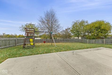 1811 N Creekwater Pass Greenfield IN 46140