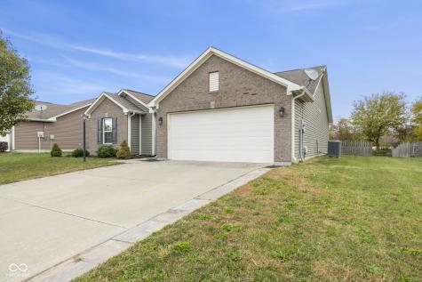 1811 N Creekwater Pass Greenfield IN 46140