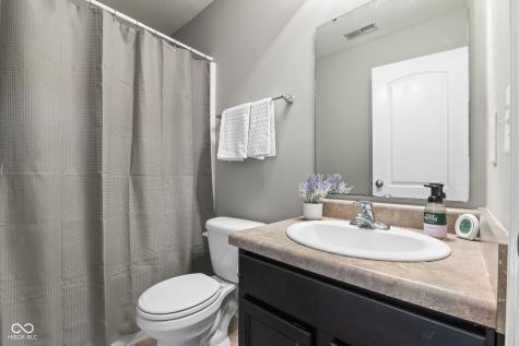 1811 N Creekwater Pass Greenfield IN 46140