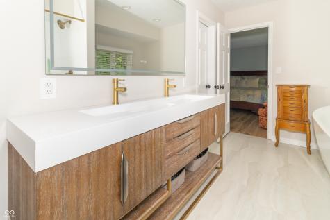 8429 Catamaran Drive Indianapolis IN 46236