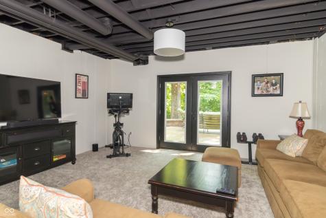 8429 Catamaran Drive Indianapolis IN 46236