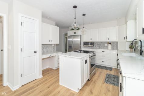 8429 Catamaran Drive Indianapolis IN 46236