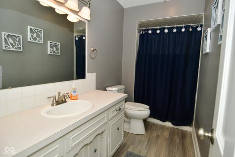 5028 Beechwood Circle Avon IN 46123