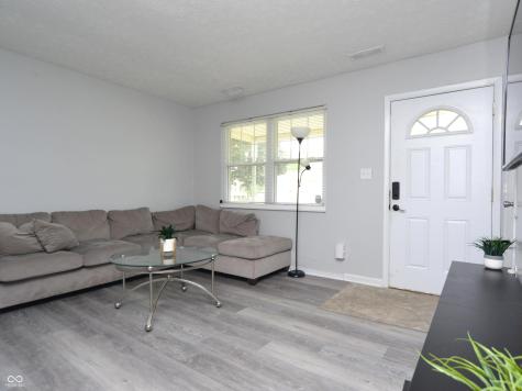 5423 Lobo Drive Indianapolis IN 46237