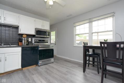 5423 Lobo Drive Indianapolis IN 46237