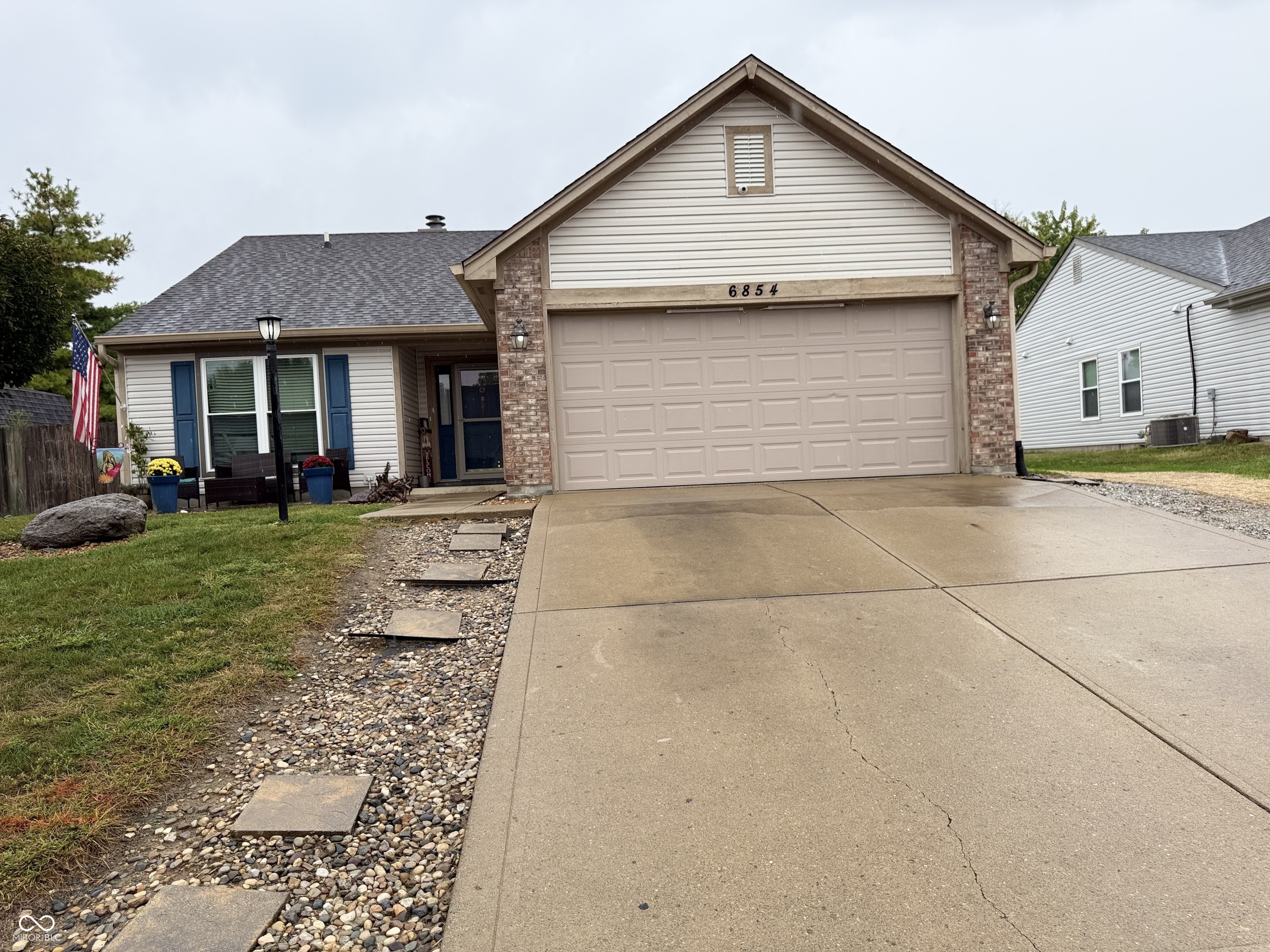 6854 Devinney Lane Indianapolis IN 46221