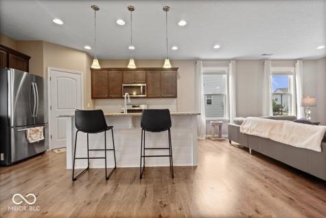 6212 Colonial Drive Whitestown IN 46075