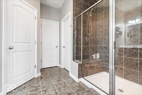 6212 Colonial Drive Whitestown IN 46075