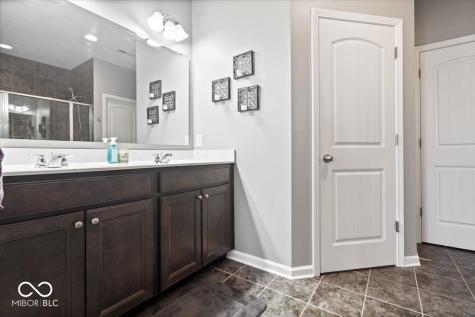 6212 Colonial Drive Whitestown IN 46075