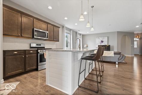 6212 Colonial Drive Whitestown IN 46075