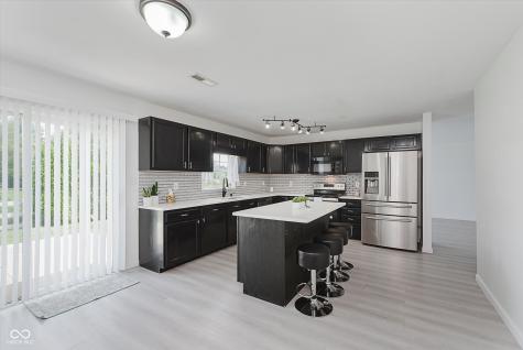 6703 Wimbledon Drive Zionsville IN 46077