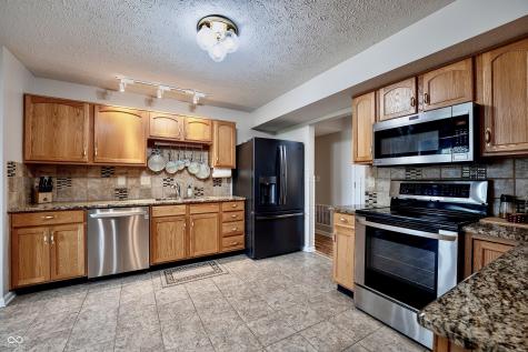 25 English Green Westfield IN 46074
