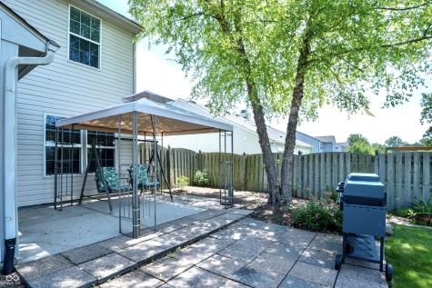 25 English Green Westfield IN 46074