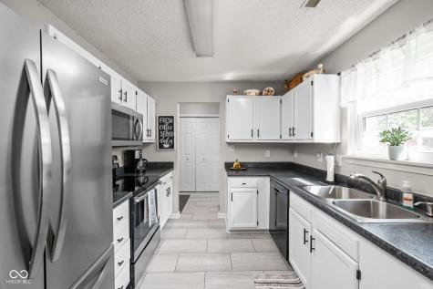 409 Lockerbie Lane Pittsboro IN 46167
