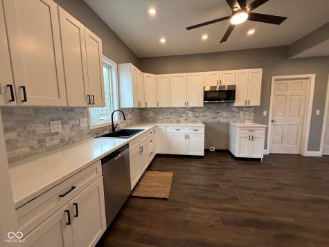 402 S Mulberry Street Fairland IN 46126