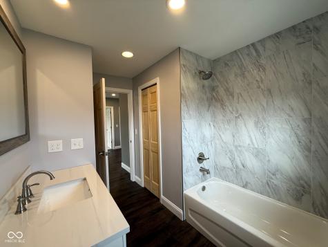 402 S Mulberry Street Fairland IN 46126