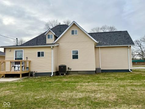 402 S Mulberry Street Fairland IN 46126