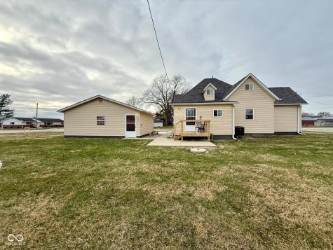 402 S Mulberry Street Fairland IN 46126