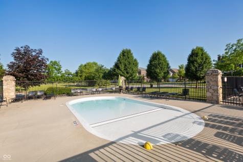 6691 Chapel Crossing Zionsville IN 46077
