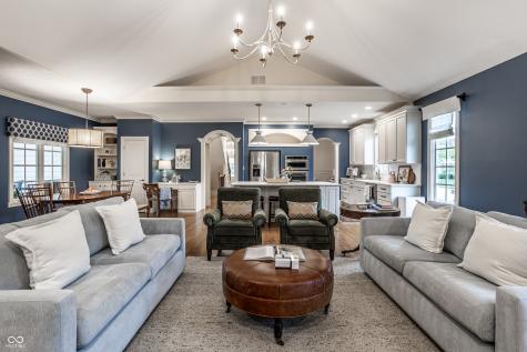 6691 Chapel Crossing Zionsville IN 46077
