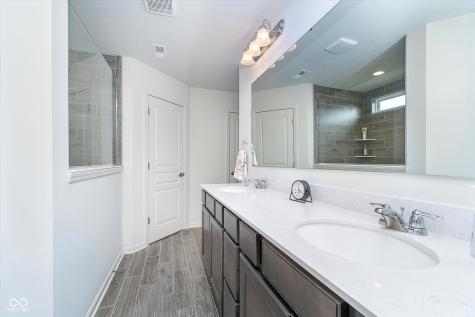 13380 Fielding Way Fishers IN 46037