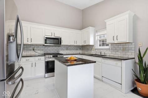 9555 Summer Ridge Place Indianapolis IN 46260