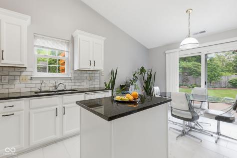 9555 Summer Ridge Place Indianapolis IN 46260