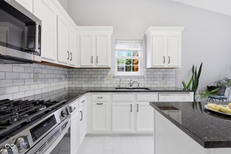 9555 Summer Ridge Place Indianapolis IN 46260