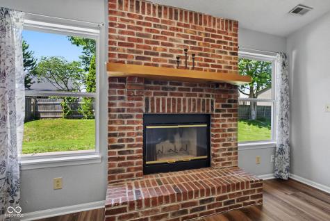 2324 Historic Oaks Boulevard Indianapolis IN 46214