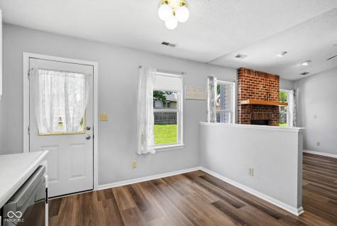 2324 Historic Oaks Boulevard Indianapolis IN 46214