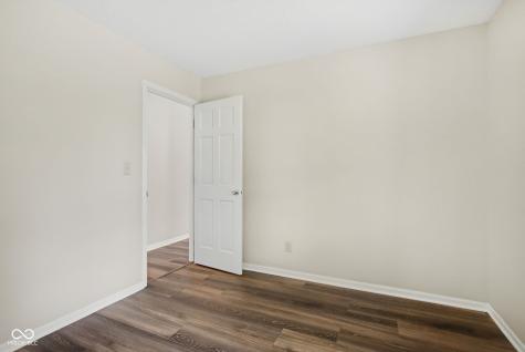 2324 Historic Oaks Boulevard Indianapolis IN 46214