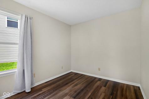 2324 Historic Oaks Boulevard Indianapolis IN 46214