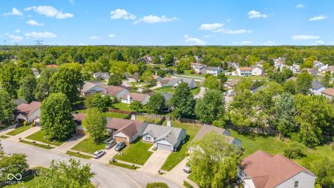 2324 Historic Oaks Boulevard Indianapolis IN 46214